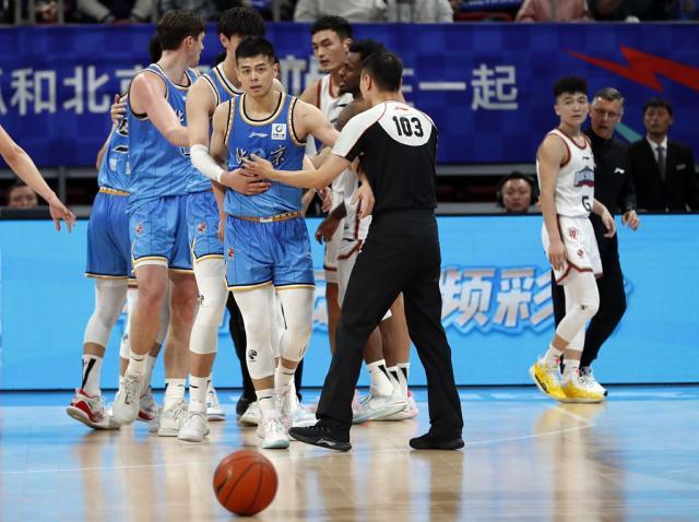 邵化谦：滑铁卢的北京男篮怎么了？